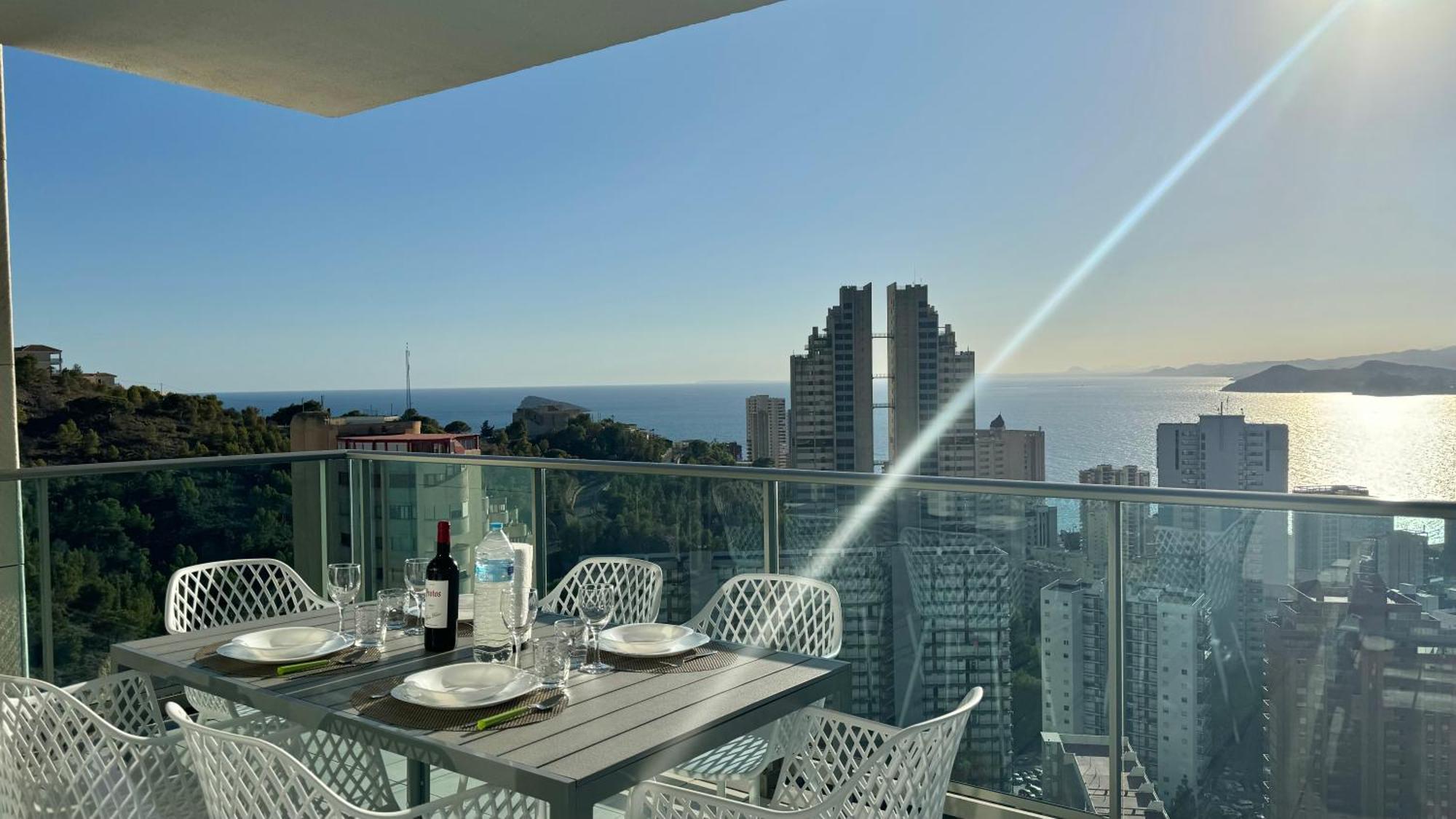 Highrise Apartment With Stunning Views From Private Balcony 85 Benidorm Buitenkant foto